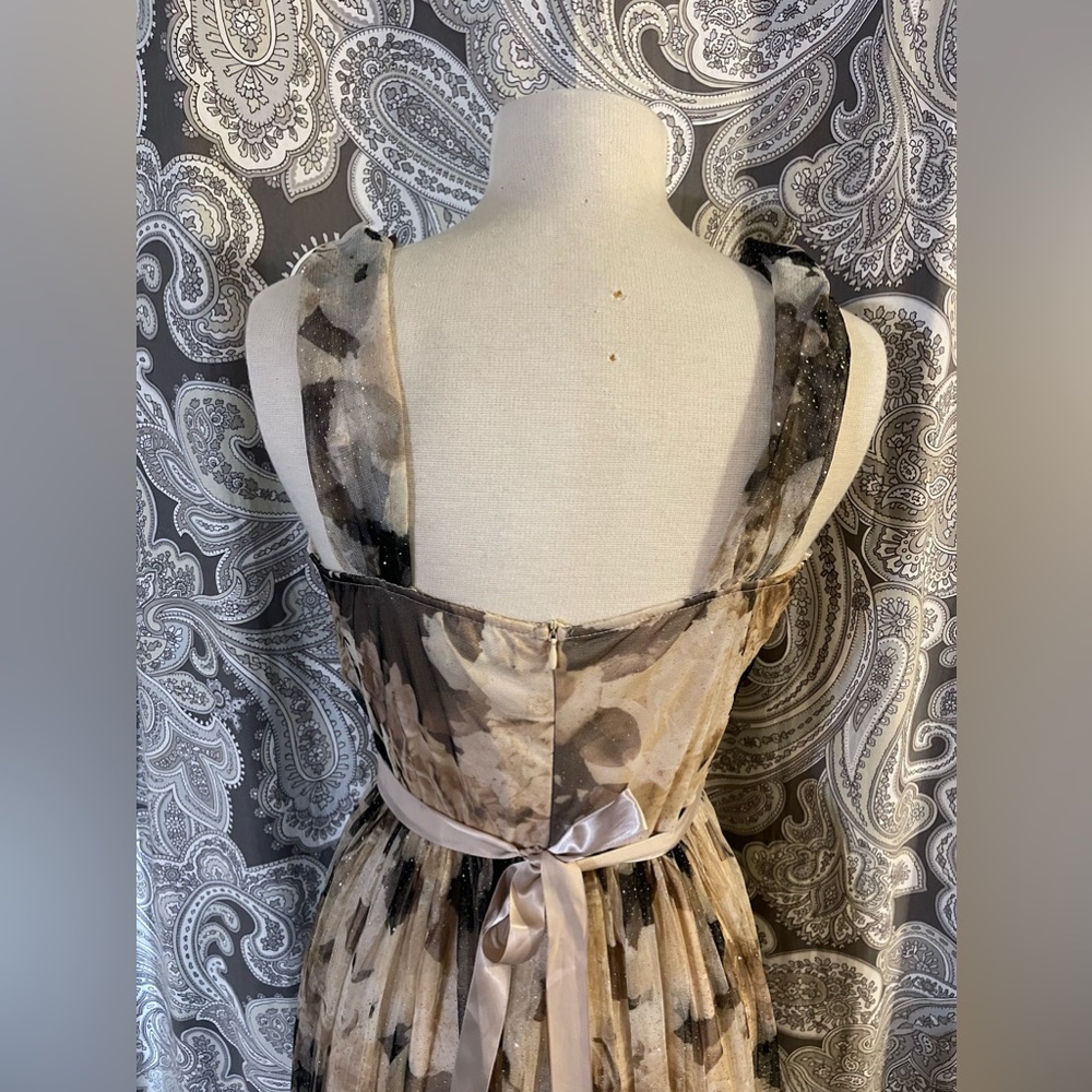 Beautiful Candalite dress size M. Browns, tan’s and cream color. - Picture 3 of 16